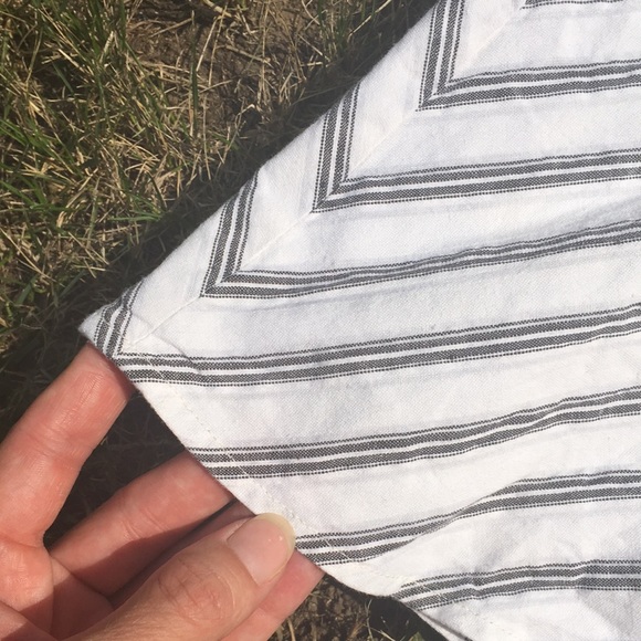 EUC Ann Taylor loft white gray striped skirt - Picture 3 of 12